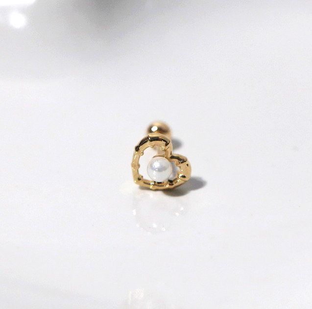 14k Gold Pearl in a Heart Piercing