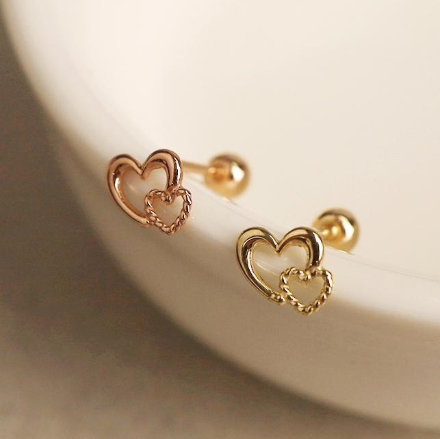 
            
                Load image into Gallery viewer, 14k Double Hearts Cute Gold Piercing
            
        